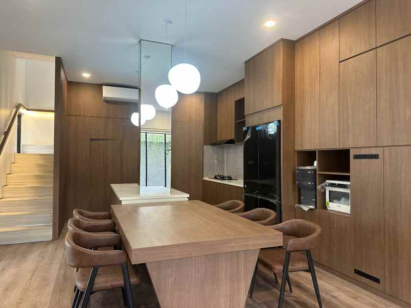 dijual rumah cisitu indah
