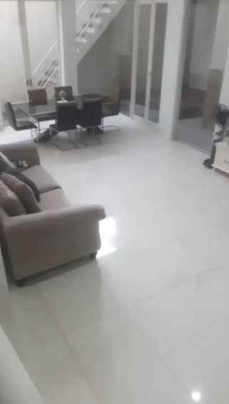 dijual rumah citraland queenstown