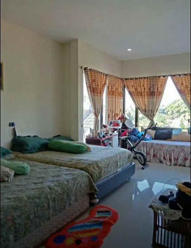 dijual rumah ciwaruga