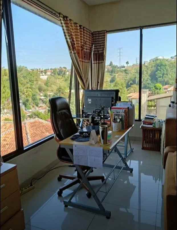 dijual rumah ciwaruga