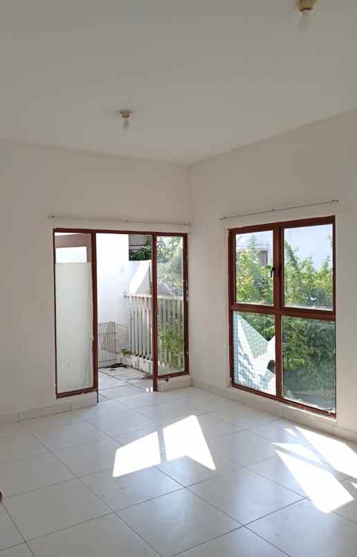 dijual rumah cluster alamanda jgc