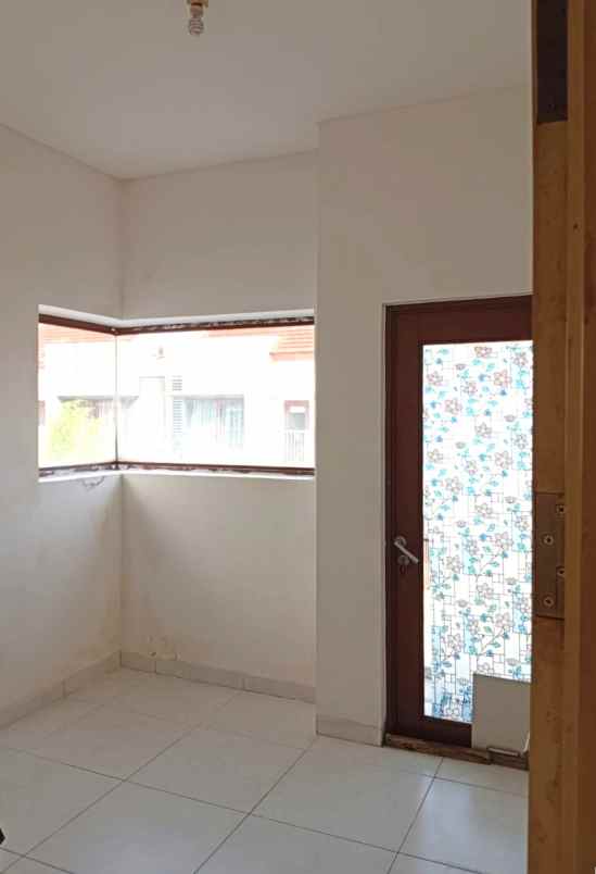 dijual rumah cluster alamanda jgc