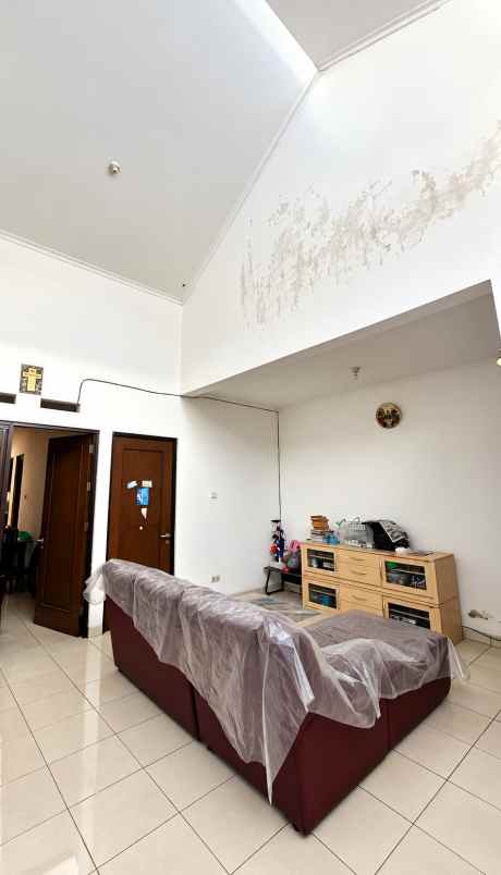 dijual rumah cluster aralia harapan