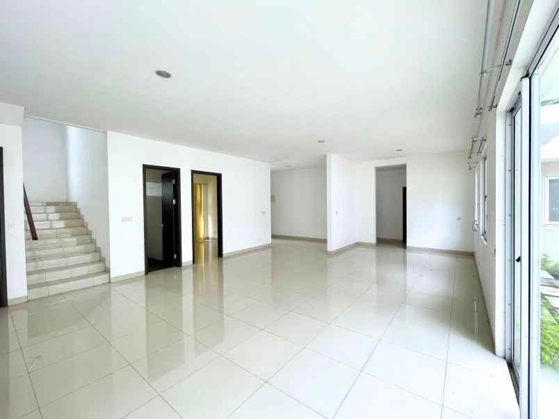 dijual rumah cluster dbanyan jgc