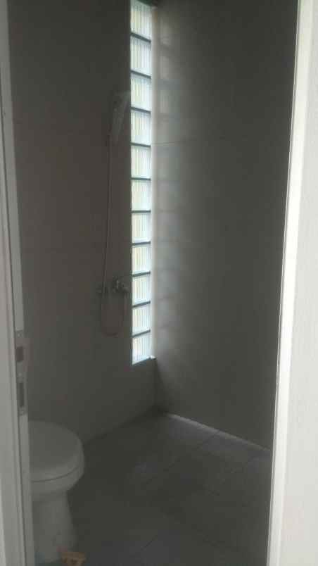 dijual rumah cluster grande setraduta