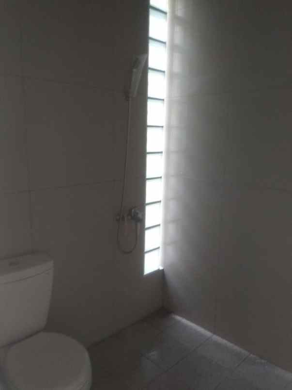 dijual rumah cluster grande setraduta