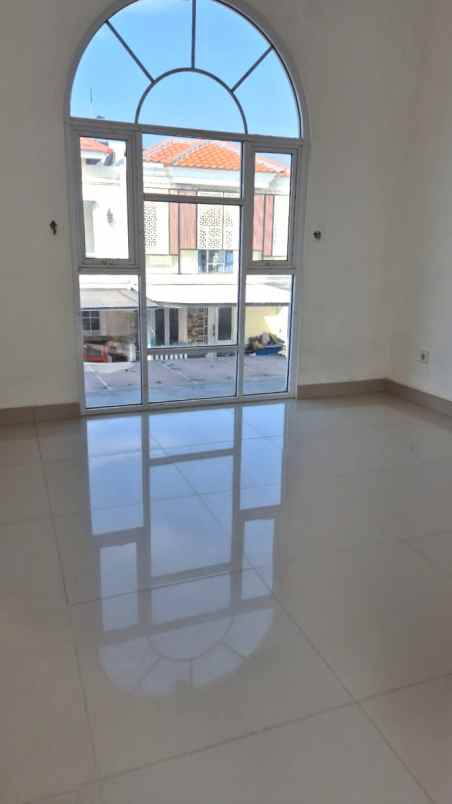 dijual rumah cluster la seine jgc