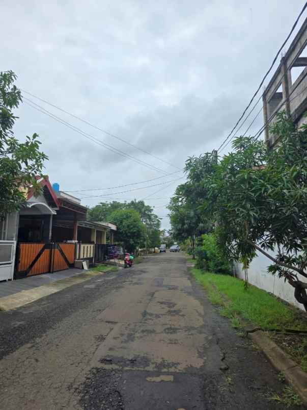 dijual rumah cluster taman sari kota