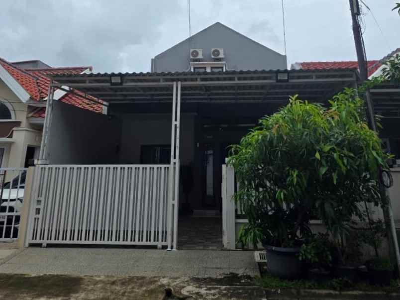 dijual rumah cluster taman sari kota