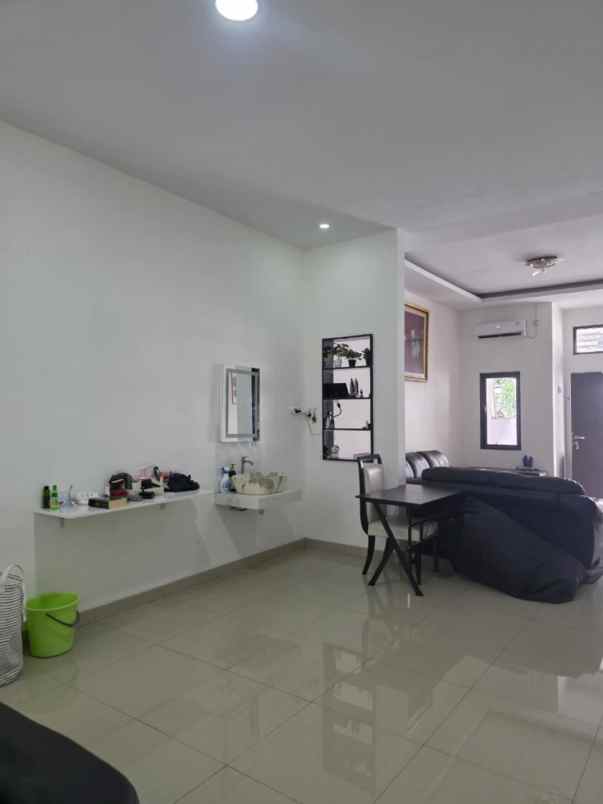 dijual rumah cluster taman sari kota