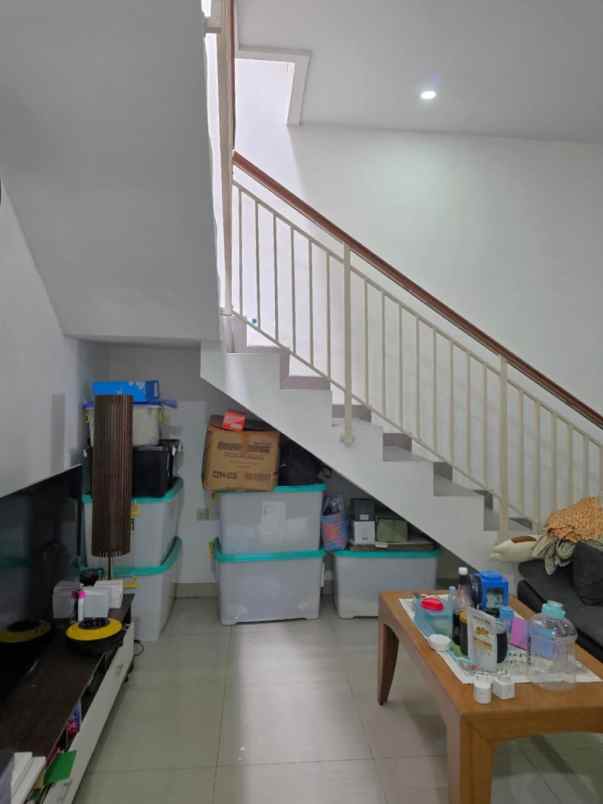 dijual rumah cluster taman sari kota