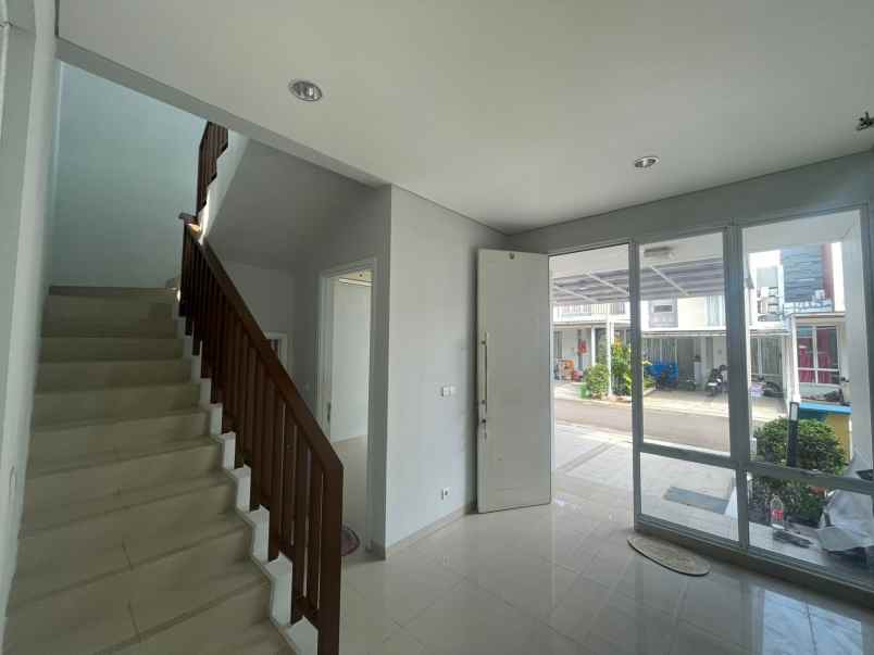 dijual rumah cluster yarra jgc jakarta