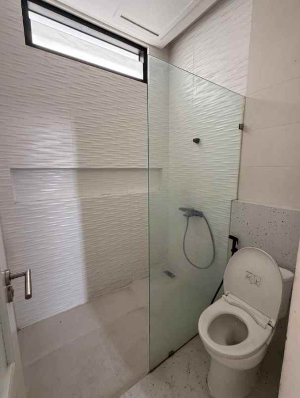dijual rumah cluster yarra jgc jakarta