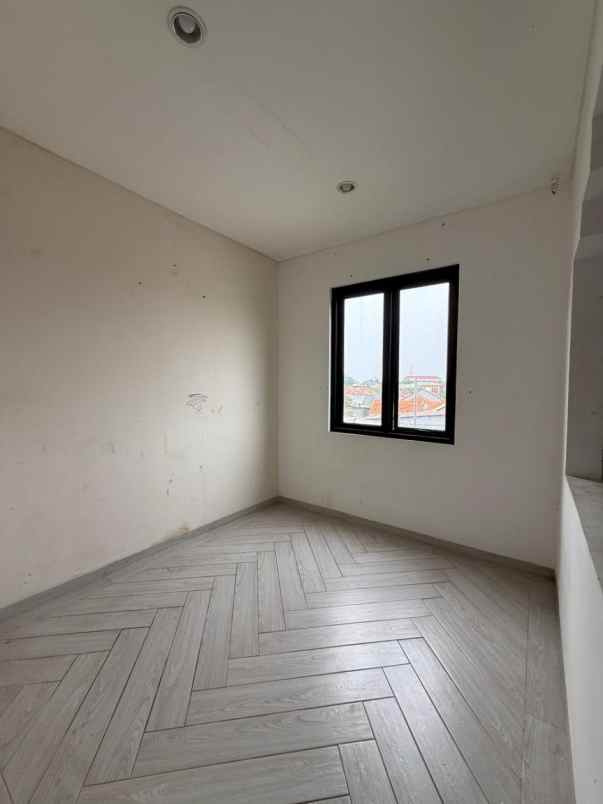 dijual rumah cluster yarra jgc jakarta