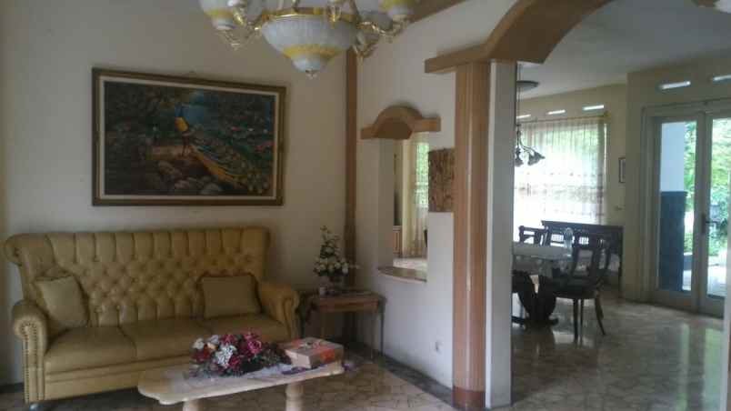 dijual rumah dago