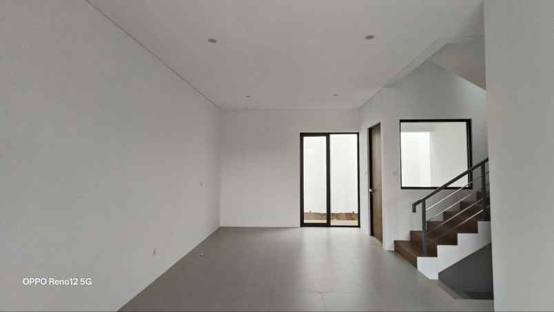 dijual rumah dago