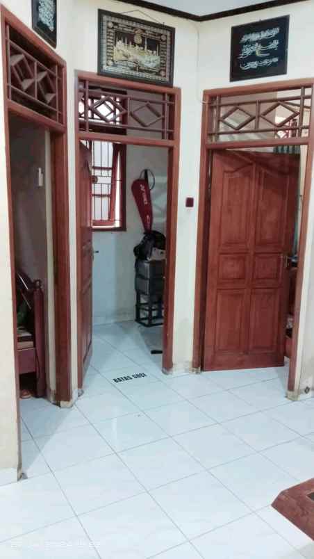 dijual rumah dan kontrakan 2 pintu di tanah kusir