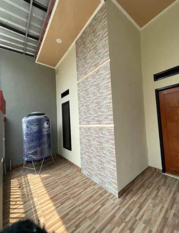 dijual rumah di daerah taman harapan baru