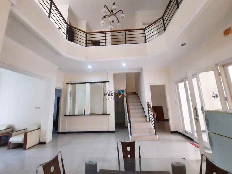 dijual rumah di dharmahusada indah timur baguss