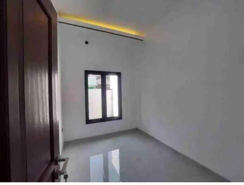 dijual rumah di fajar indah solo