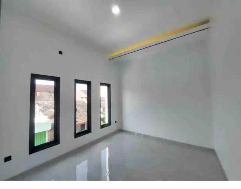 dijual rumah di fajar indah solo