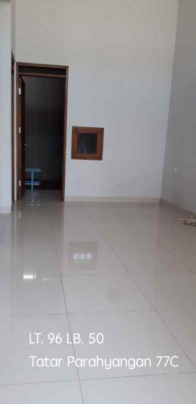 dijual rumah di komplek bumi siliwangi bandung