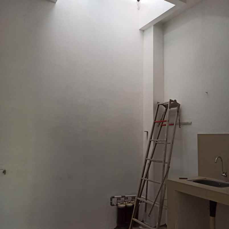 dijual rumah di permata cimanggis depok