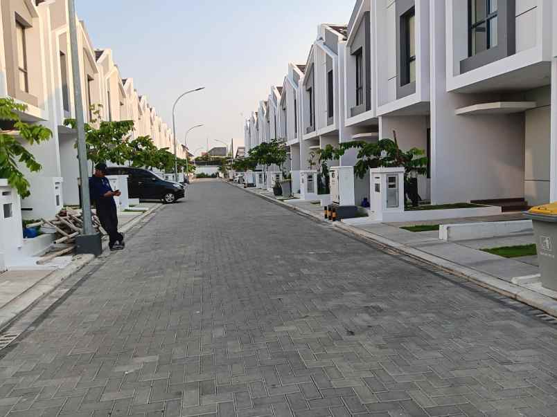 dijual rumah di perumahan cluster