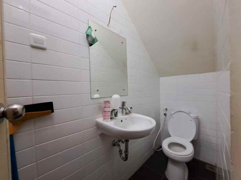 dijual rumah di perumahan cluster