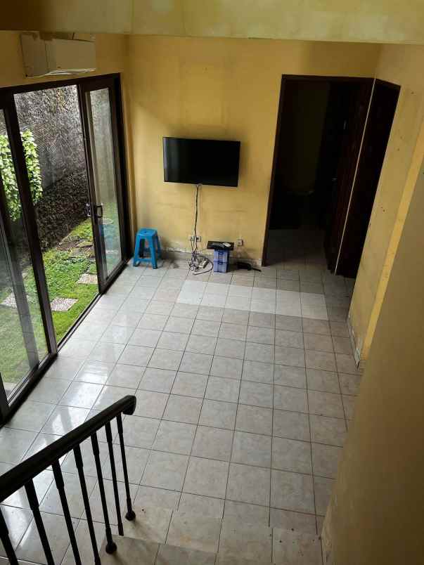 dijual rumah dukuh atas