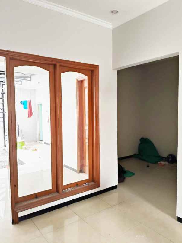 dijual rumah dukuh kupang timur sawahan