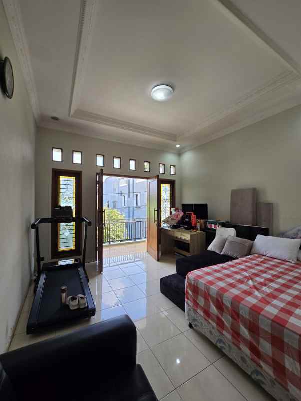 dijual rumah duren sawit