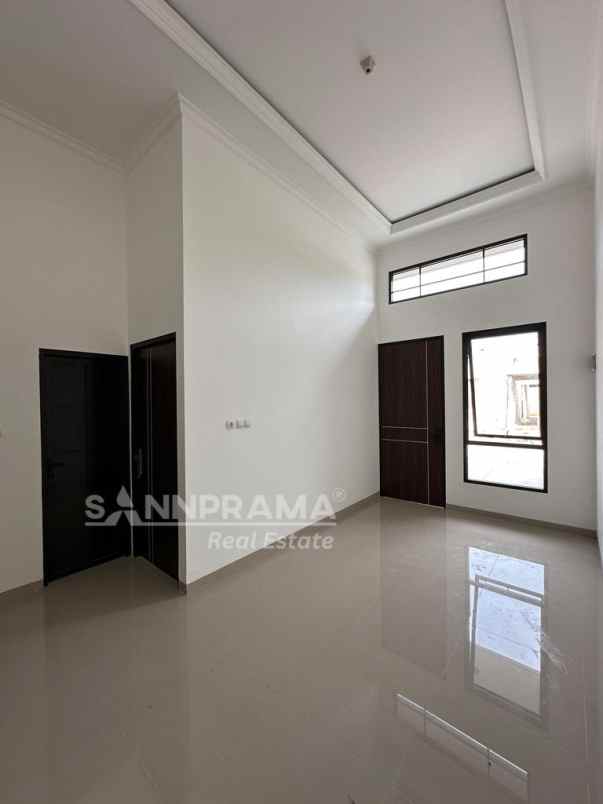 dijual rumah duren seribu