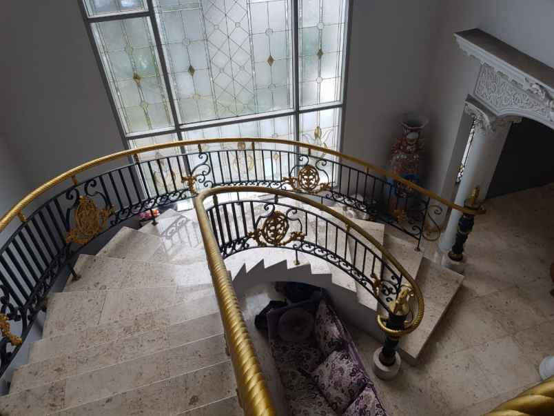 dijual rumah elit lokasi strategis jakarta timur