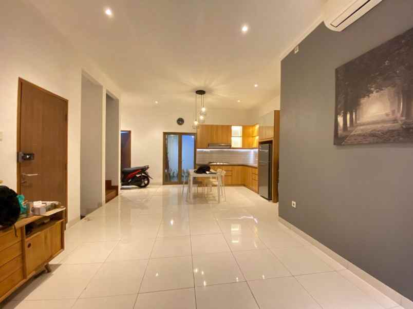 dijual rumah emerald bintaro