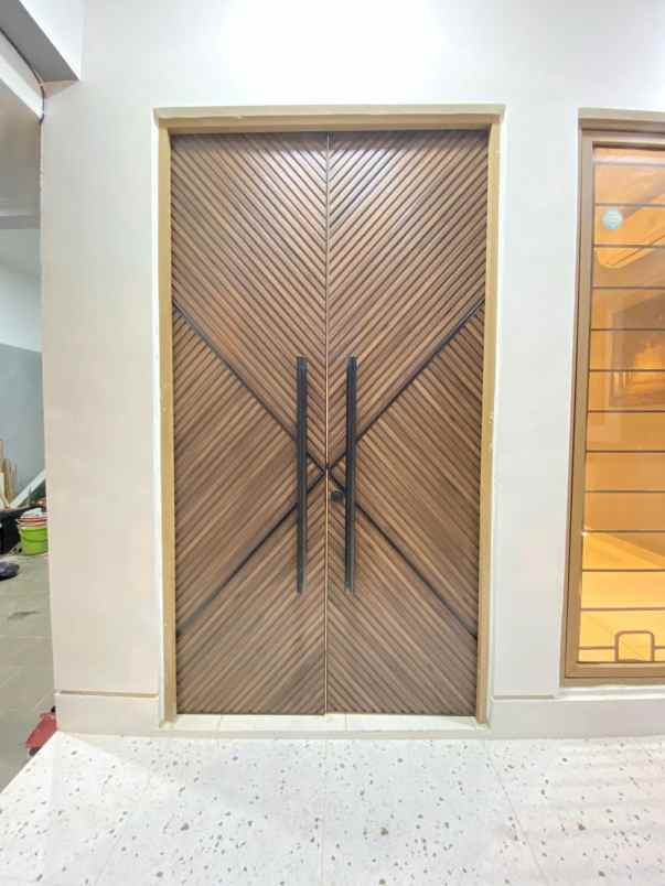 dijual rumah emerald bintaro