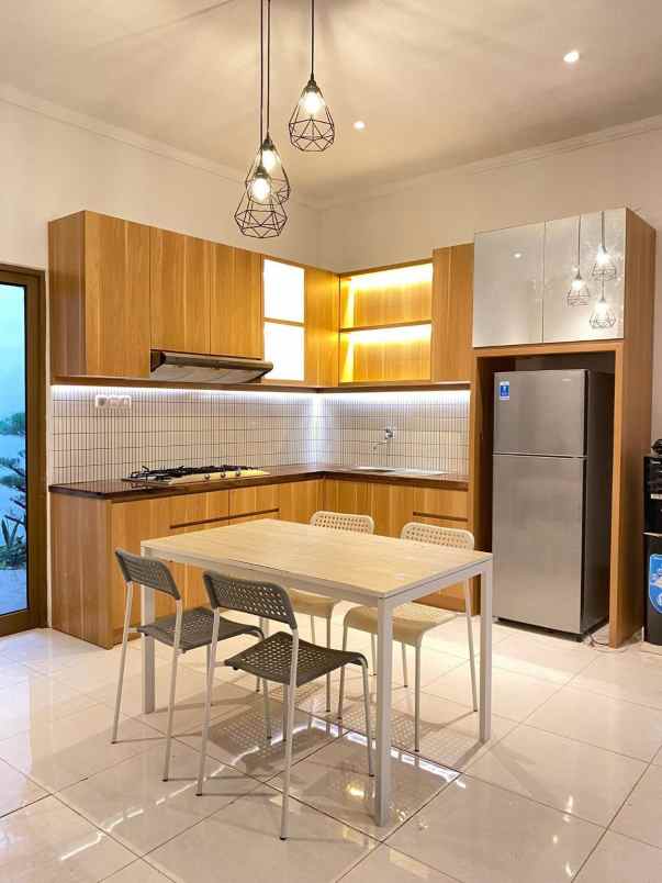 dijual rumah emerald bintaro