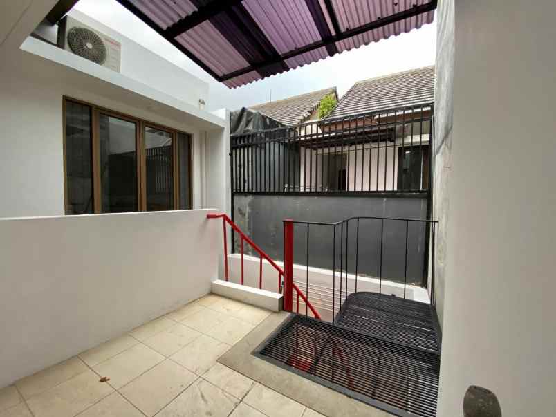 dijual rumah emerald bintaro