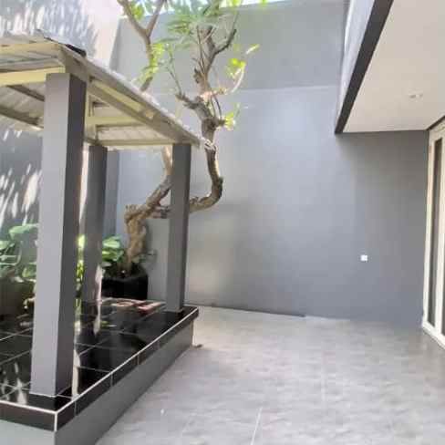 dijual rumah fully furnished citraland surabaya barat