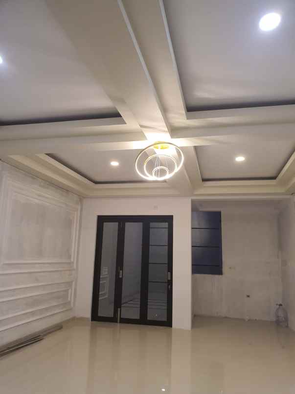 dijual rumah gading griya