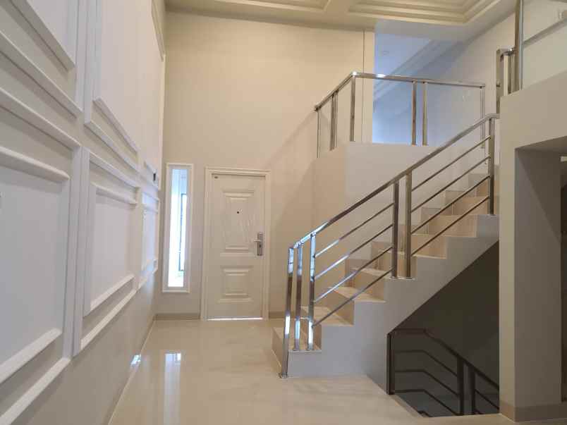 dijual rumah gading griya