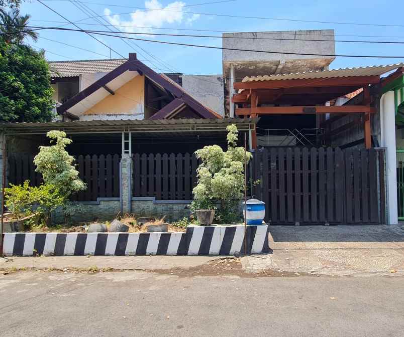 dijual rumah gayungsari