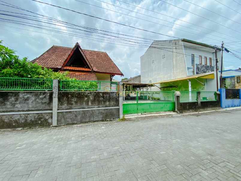 dijual rumah gedong tengen kota