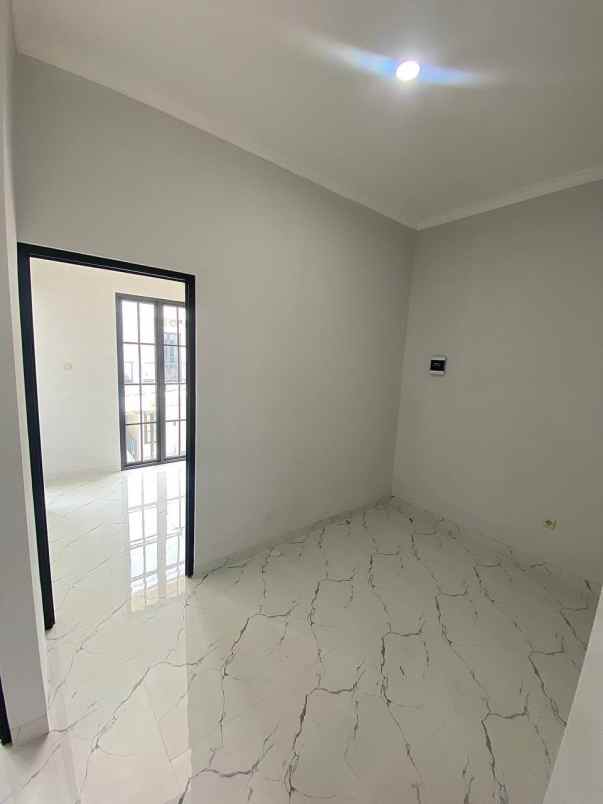 dijual rumah grand depok city