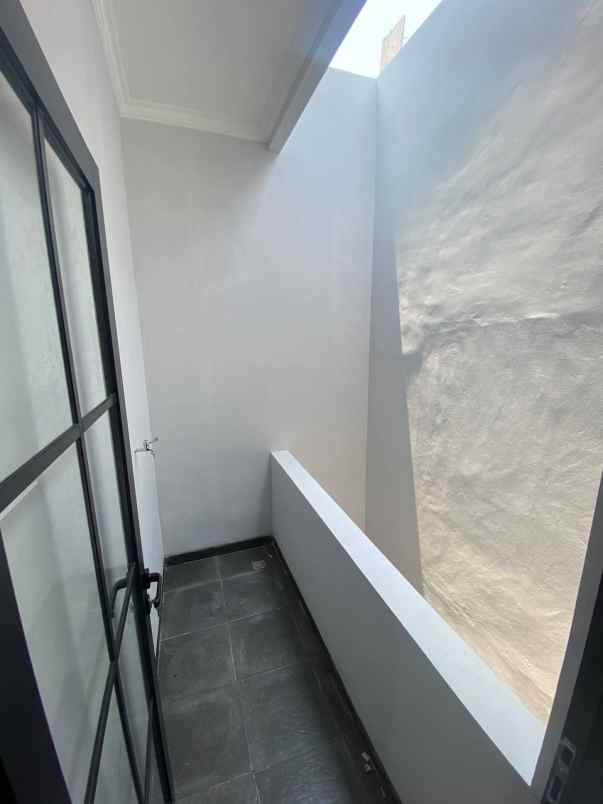 dijual rumah grand depok city