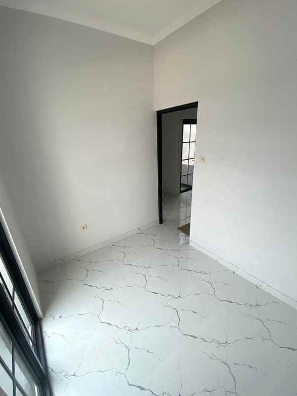 dijual rumah grand depok city