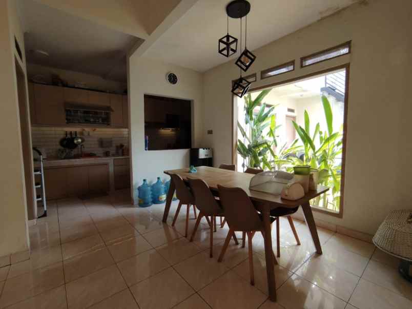 dijual rumah grand pinus regency