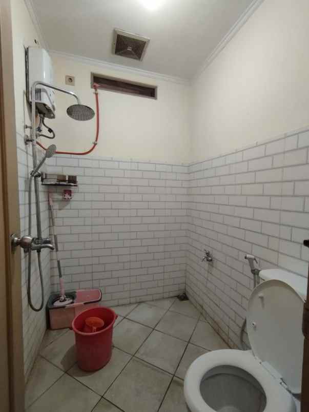 dijual rumah grand pinus regency