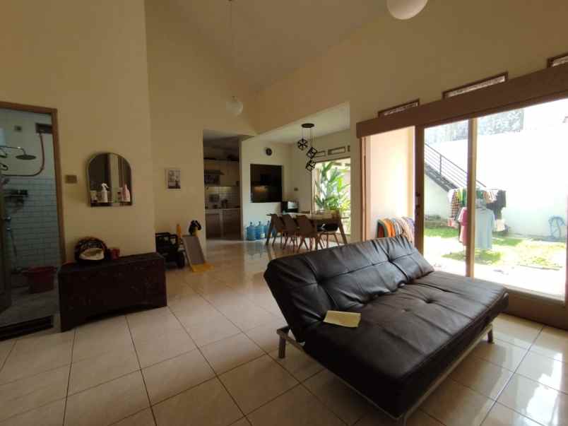 dijual rumah grand pinus regency