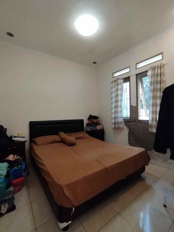dijual rumah grand pinus regency